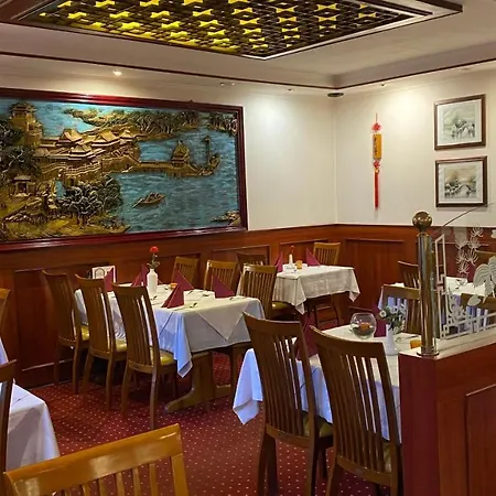Restaurant & Peking Konukevi 3*