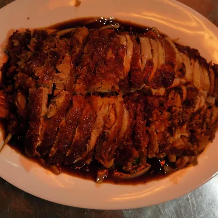 Restaurant & Peking בית הארחה 3*